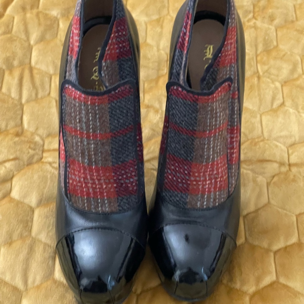 L.A.M.B. Ankle Booties Size 10